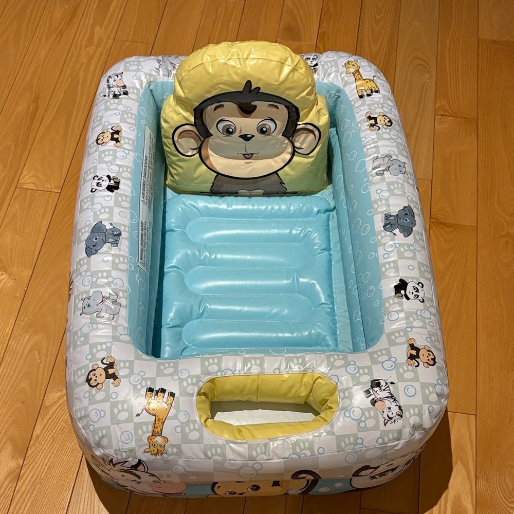 Garanimals Inflatable Safety Infant Bathtub - Blue & Yellow Accents